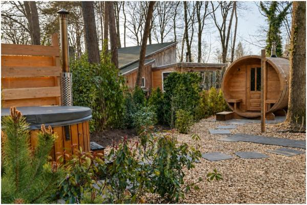 Forest Bungalow 1 - Hottub - Nature - Relax - Slagharen