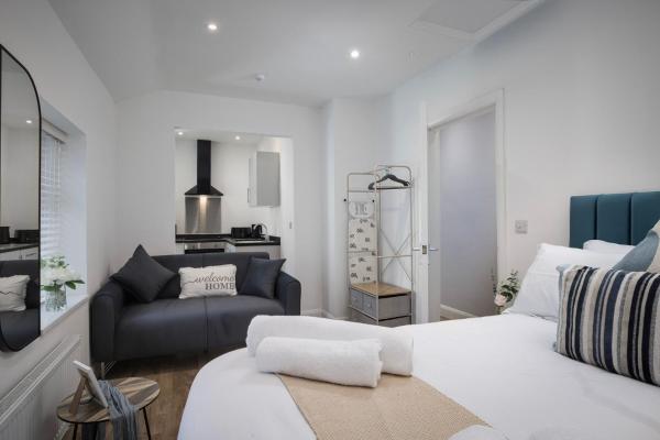 Compact Studio Smart Design Great Location - Blackpool
