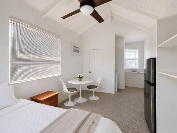 Beachaus Cottage -Pool- 2 Blocks From Beach - Boca Raton, FL