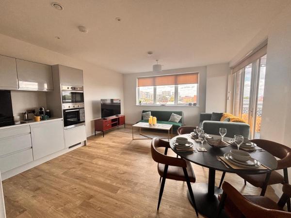 Central Staines Riverside Apartment With Free Parking - Woking