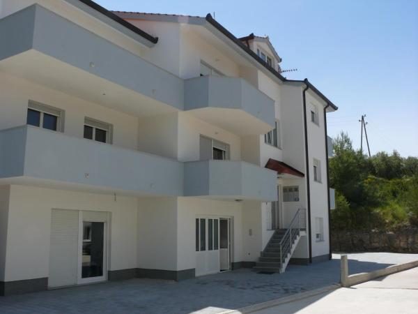 A la foto es mostra l'objecte Apartments and Rooms Stipe situat a la ciutat de Podstrana.