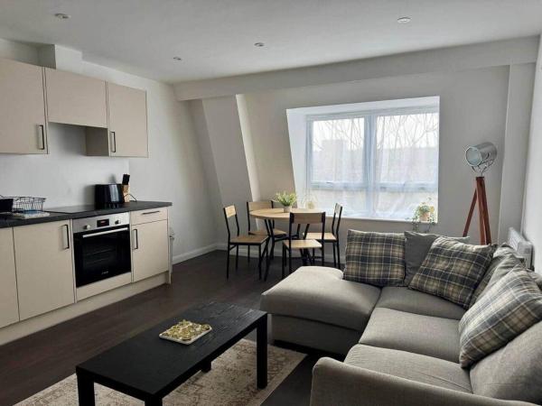 2 Bed Contractor Accommodation | Sleeps 4 | Wifi | - Swindon