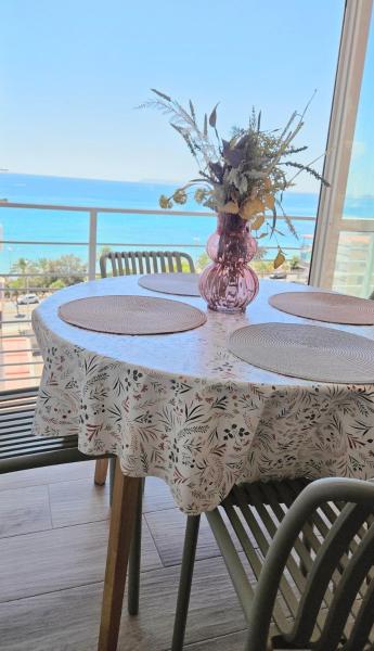 Apartamento En 1ª Línea Con Piscina - Alicante