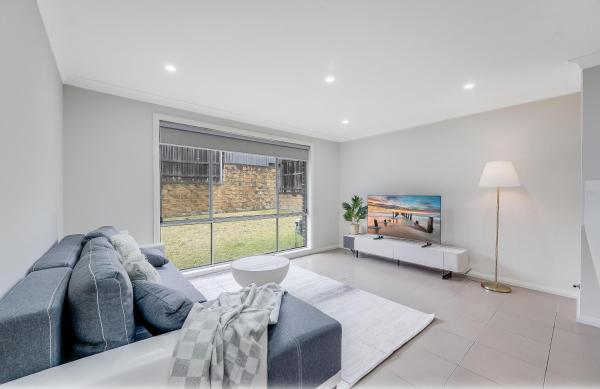 Renovated Cozy Family House - Wi-fi, Parking - Springwood