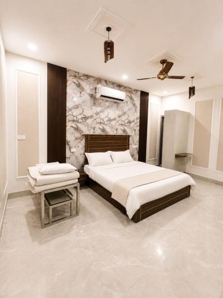 Hotel Nicholus Crest Lodge - Hanumangarh