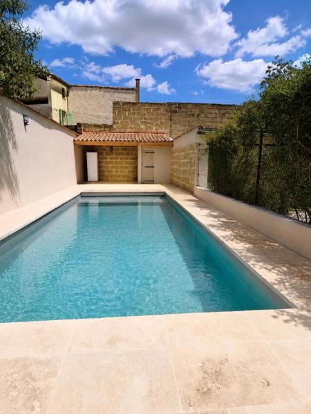 Villa Saint-quentin-la-poterie Avec Piscine - Uzès