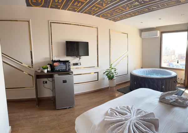 Aura Grand Pyramids View Inn - Giza