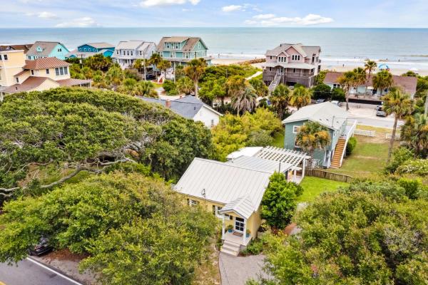 817 E Ashely Ave Pleasant Breeze - Folly Beach, SC
