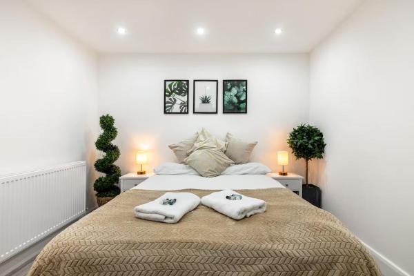 119b - Stylish Self-contained Flat Near Train Station - Londra
