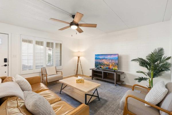 Litchfield Park Getaway And Pool 2br Condo - Glendale