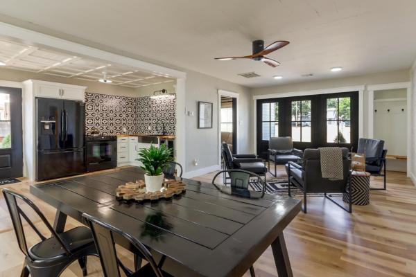 Walk To Uafs & Dining! Entire Home W/ Deck - Fort Smith, AR