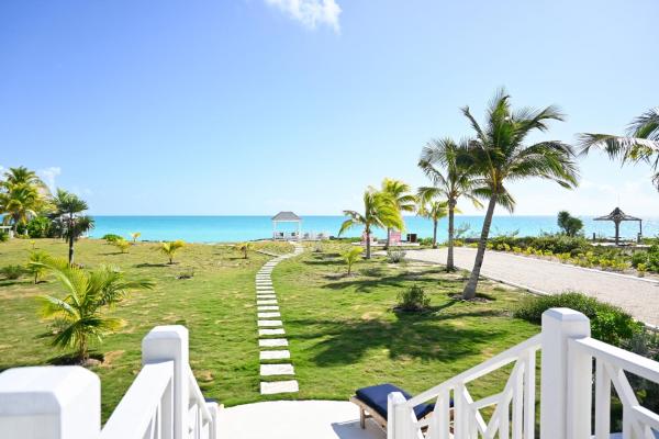 Leisure Beach Ocean Retreat - Luxury Beachfront House Home - Bahamas