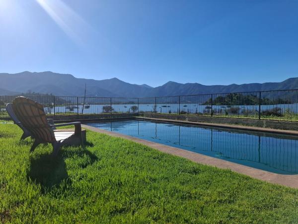 Lakefront Aculeo Red House Wifi Pet & Wood Hot Tub - Chile