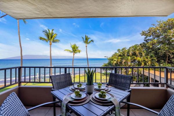 Updated 2bd Direct Oceanfront Retreat Steps From Pool & Hot Tub-paki Maui 222 - Maui, HI