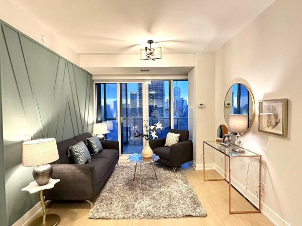High-floor Condo 3 Beds Skyline View Infinity Pool - Richmond Station - Toronto