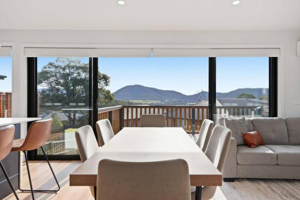 Bright And Beautiful Hobart Stay - Hobart