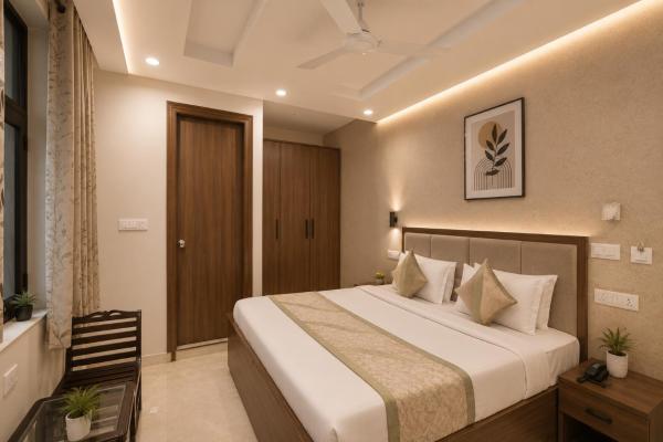 Hotel Silver Grand - Sec 49 Noida - Noida