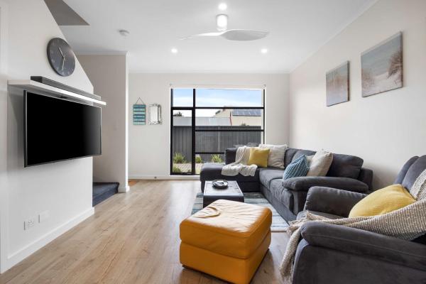 The Onka Contemporary Escape By The Coast - The Arts Centre, Port Noarlunga