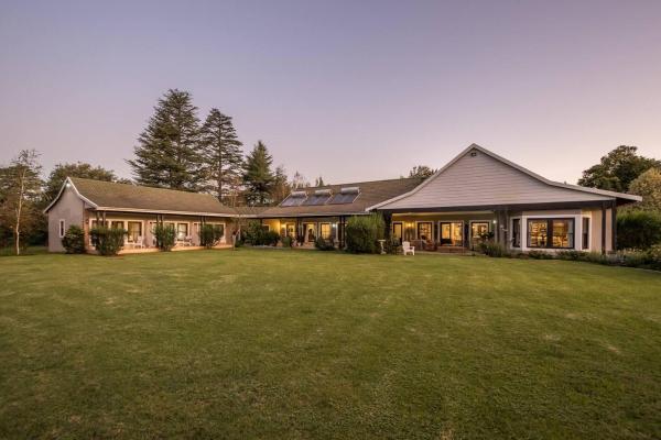 Family Home At District Road - Himeville