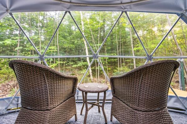 Pleasant River Glamping Dome 3 King Bed - Maine