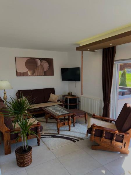An Oasis, A House For Enjoying Nature And Peace All Day Long - Novi Sad