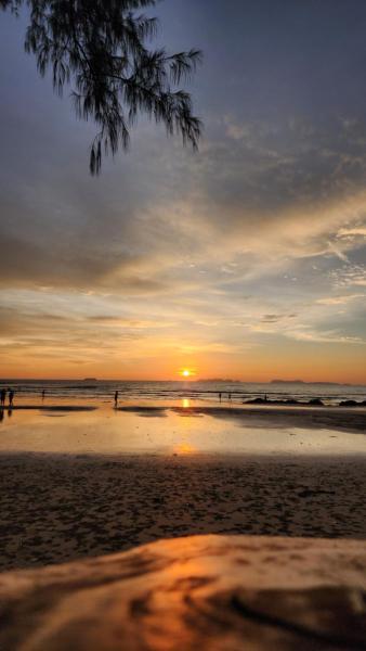 Castaway Bed & Bar , Koh Lanta - Ko Lanta District