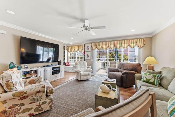 Spacious 4br Wildwood Crest Home With 3 Private Decks & Garage Parking - Cape May