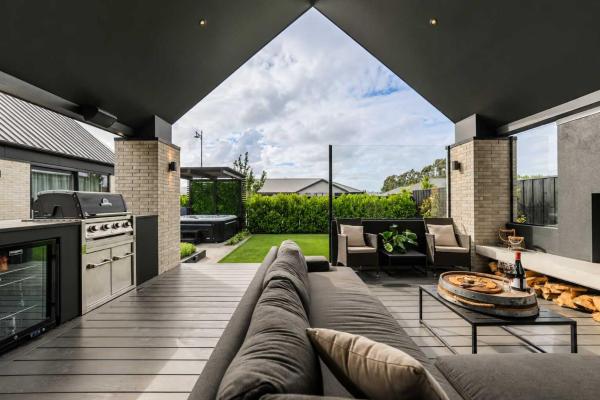 Stylish Home W- Private Spa Indoor & Outdoor Fire - Lincoln