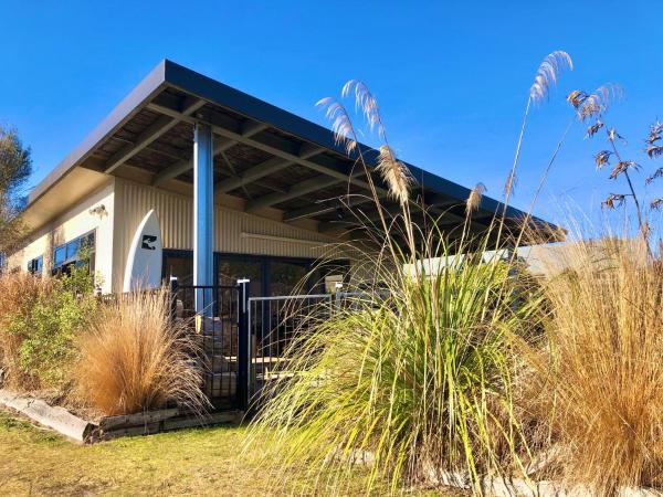 Funky Fiordland Holiday Home - Fiordland