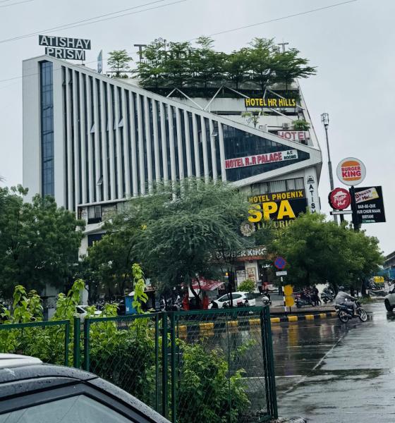 Hotel Hr Hills - Gandhinagar