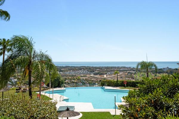 Sea View Pool & Terrace 3br In Benahavís Hills - Costa del Sol
