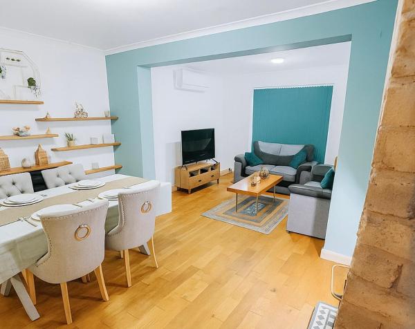 Entire 2 Bedroom House - Birmingham