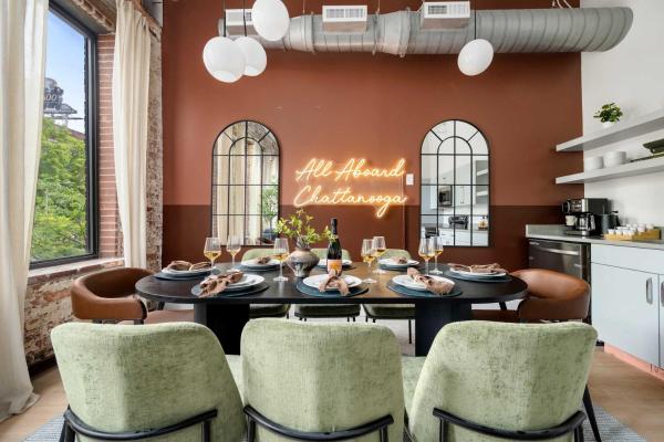 Two Homes On Market - 6br Group Getaway - チャタヌーガ, TN
