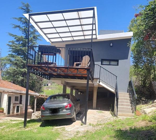 Casa En Las Sierras De Córdoba Con Deck , Parrilla Y Estacionamiento - Villa Carlos Paz