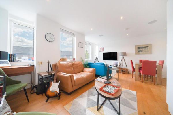 Bright & Stylish 1-bed Flat In Central Watford - Pass The Keys - St Albans