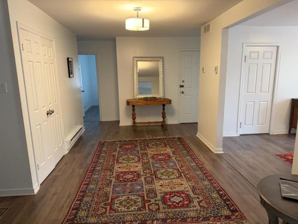 Bright, Renovated, Spacious 3 Bedrooms, 2 Bathroom - Montreal