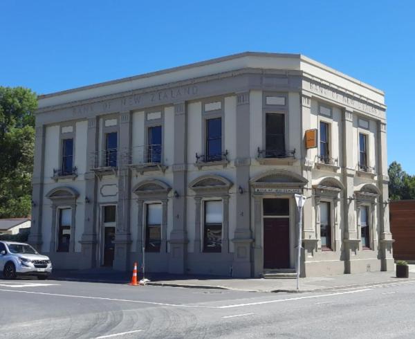 The Historical Bank House 3 - Clutha River / Mata-Au