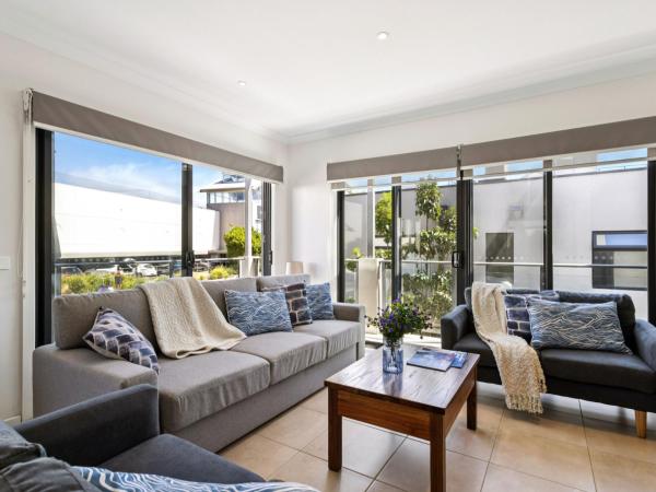 Azura On Gordon - Mornington