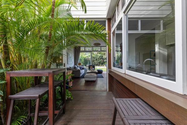 Pavilion-style Beach House - Collaroy