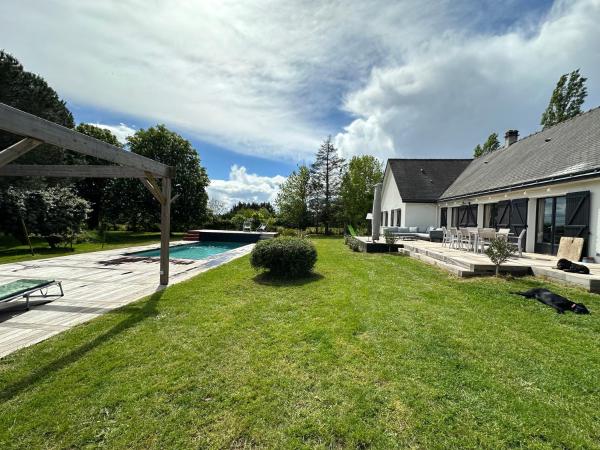 Villa De La Salmonière - Maison Avec Piscine Et Jardin Clos - Ancenis