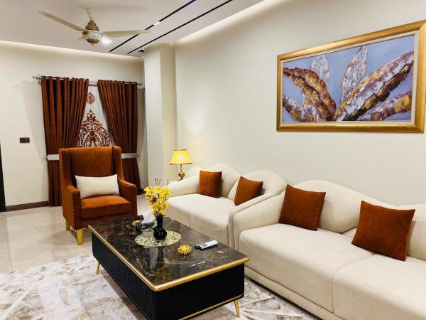 Premium 3br Penthouse Pool Zeta Mall Access - パキスタン