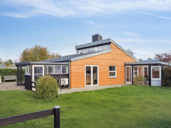 A la foto es mostra l'objecte Holiday Home Erko - 300m from the sea by Interhome situat a la ciutat de Grenå.