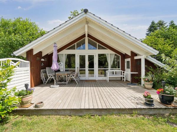 Na zdjęciu widoczny jest obiekt Holiday Home Alger - 450m from the sea by Interhome położony w mieście Ørsted.