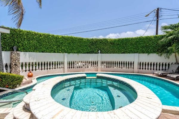 Pb98b - Private Villa With Pool - 5min From Palm Beach - 5br House - Aruba