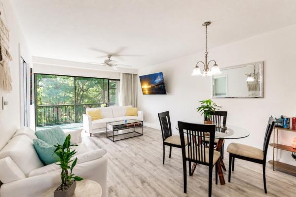 Park Shore Resort-top Floor Bldg J 457 - Water Views - Naples, FL