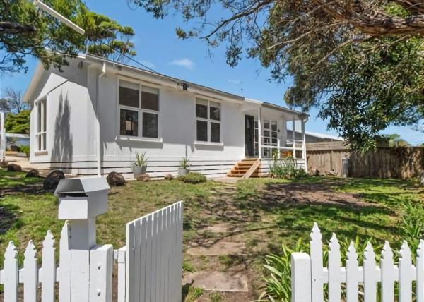Beach House By The Bay - Melbourne