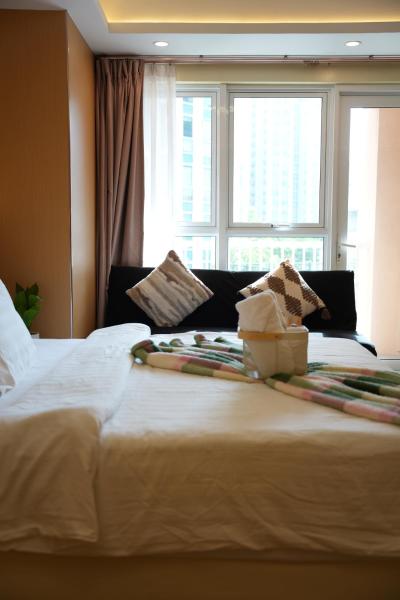 Venice Luxe Glow, Studio Type,pool, Kitchen, Netflix, Canal Mall Access - Pasig