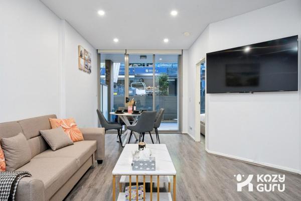 Kozyguru | Rhodes | Modern Retreat By Station - Auburn