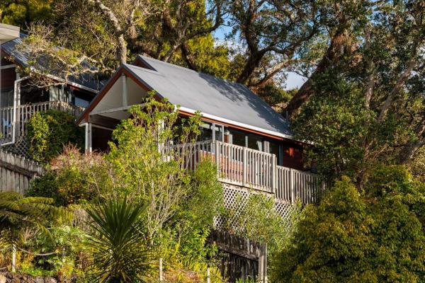 Cosy Kiwi Cottage With Scenic Views & Deck - Paihia