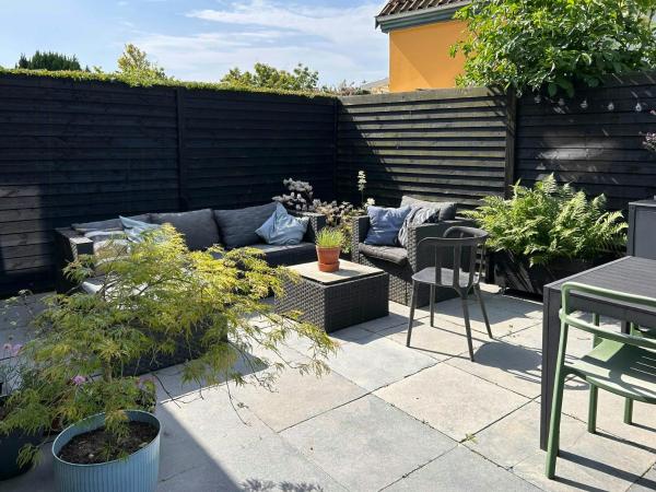 Bright Townhouse On Amager With A Cozy Courtyard - Copenhagen